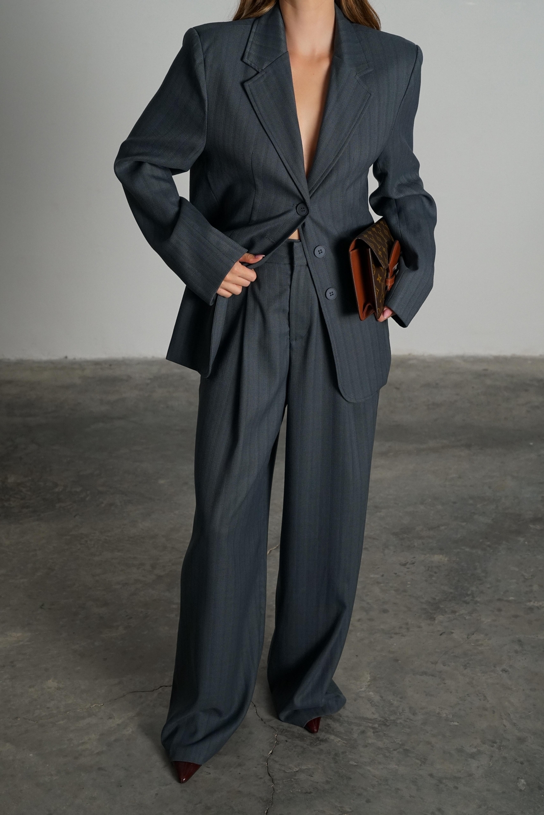 חליפת ארקאי- אפור כהה