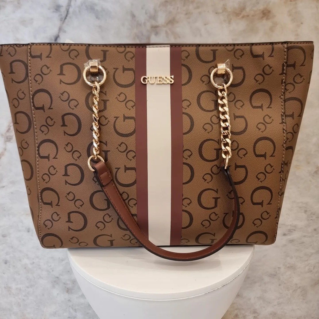GUESS HG943225