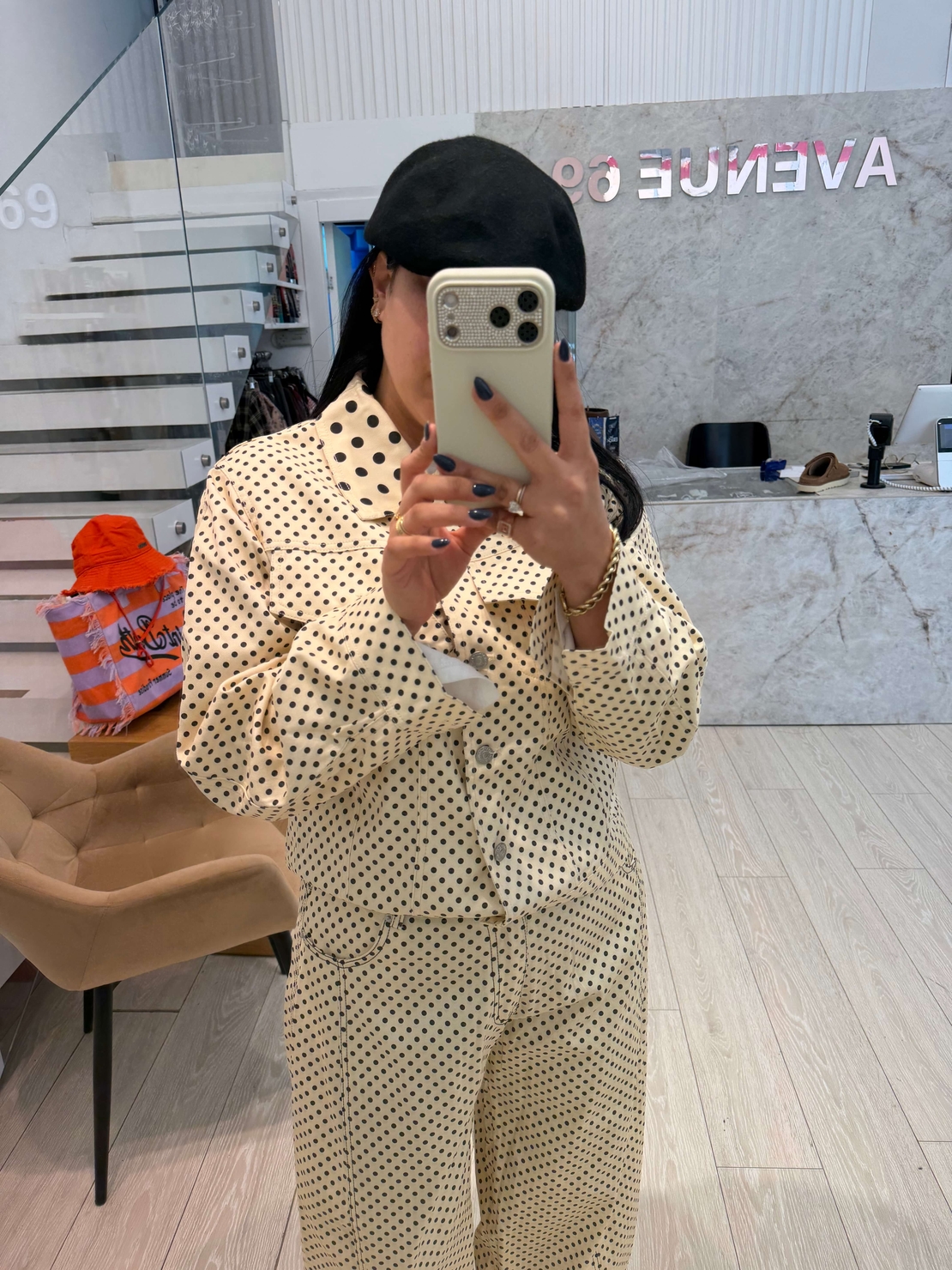 ג׳קט ג׳ינס מנוקד