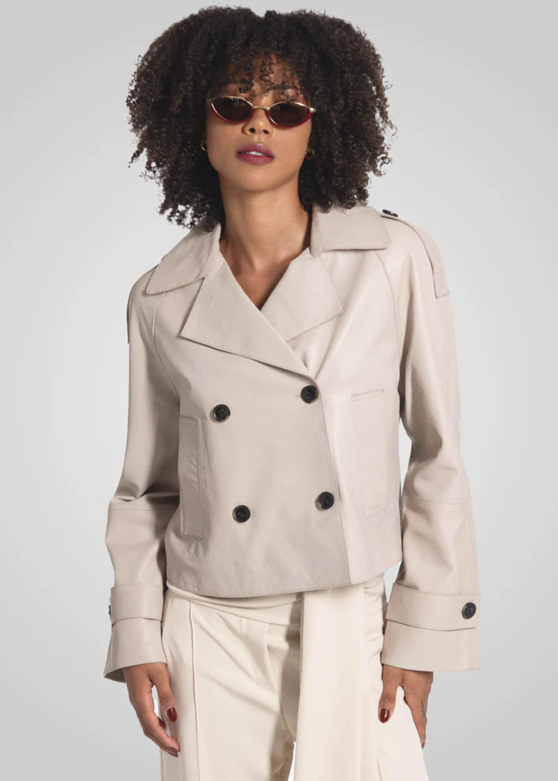 מעיל עור חצי שרוול רחב- אבן