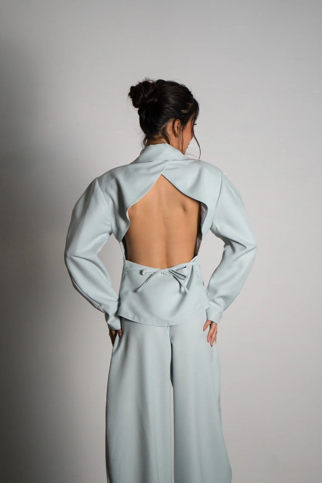 חליפת מדיטאון- תכלת