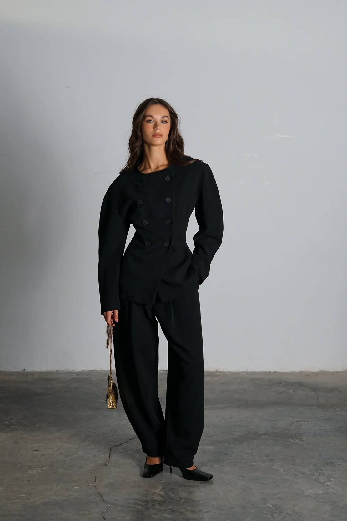 חליפת אופיליה- שחור