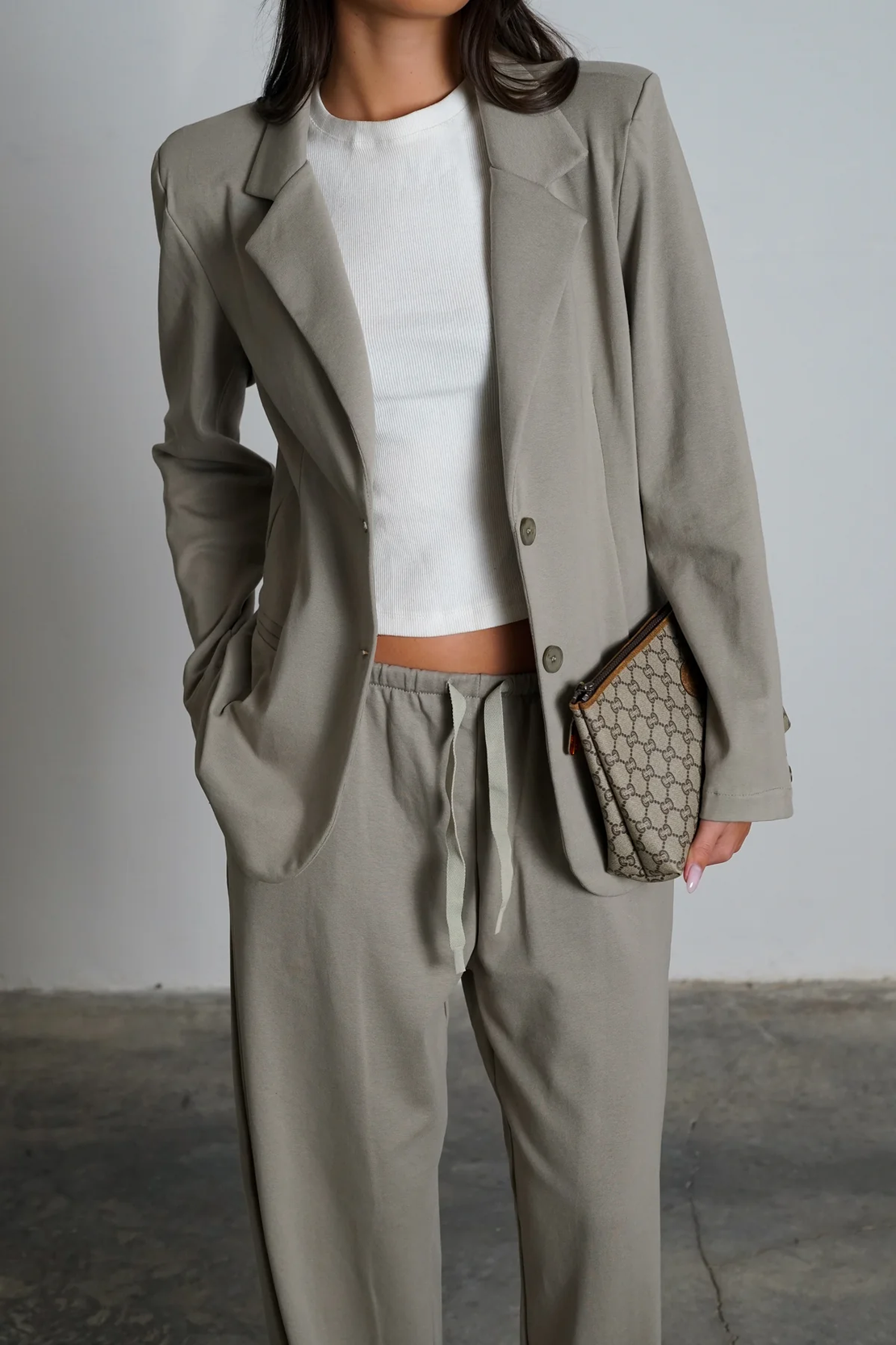 חליפת קנדל - אפור ירוק