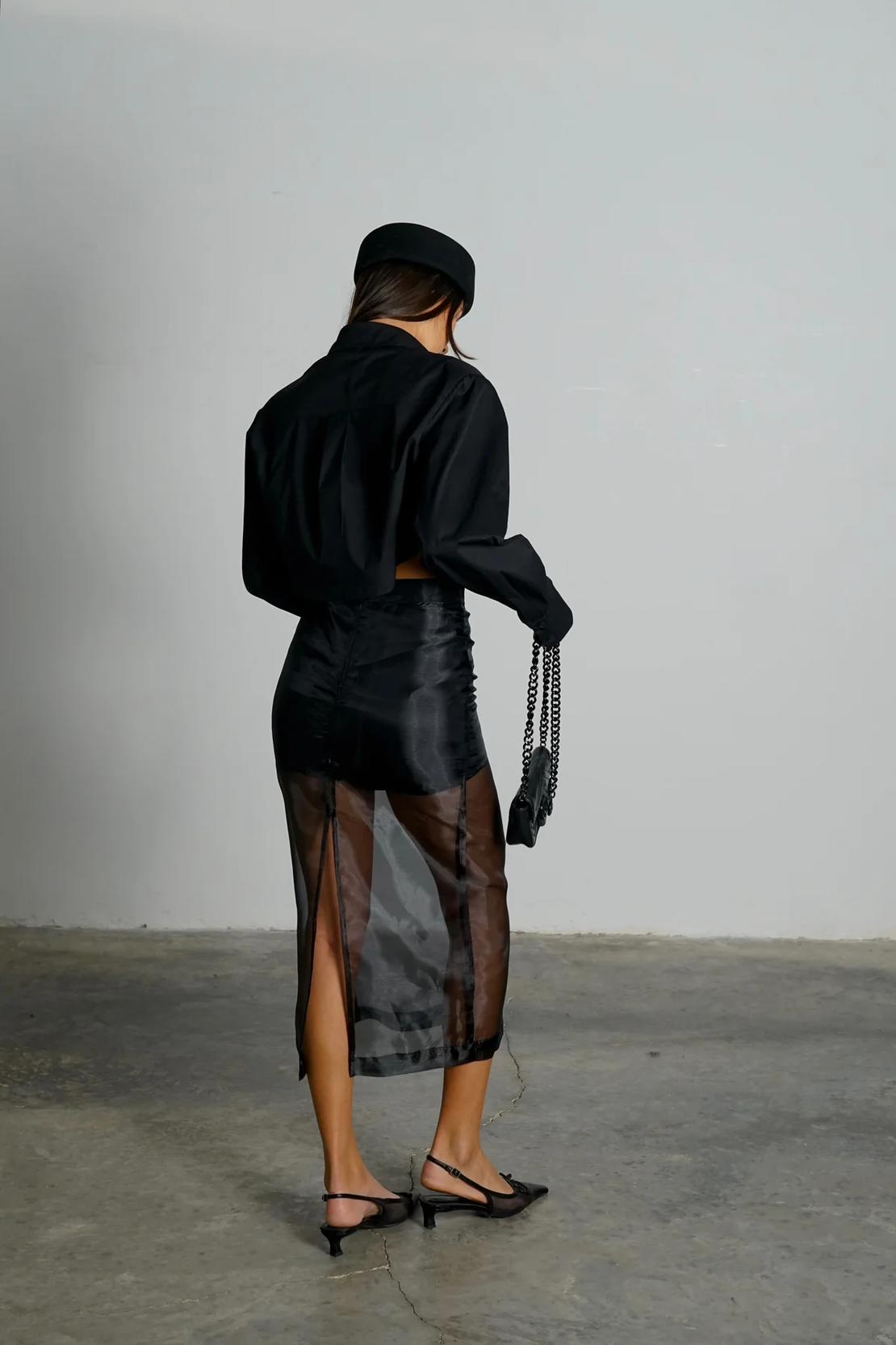 חולצת סטריפ - שחור