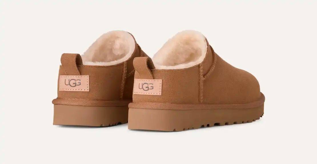 UGG קלאסיק מיקרו חום