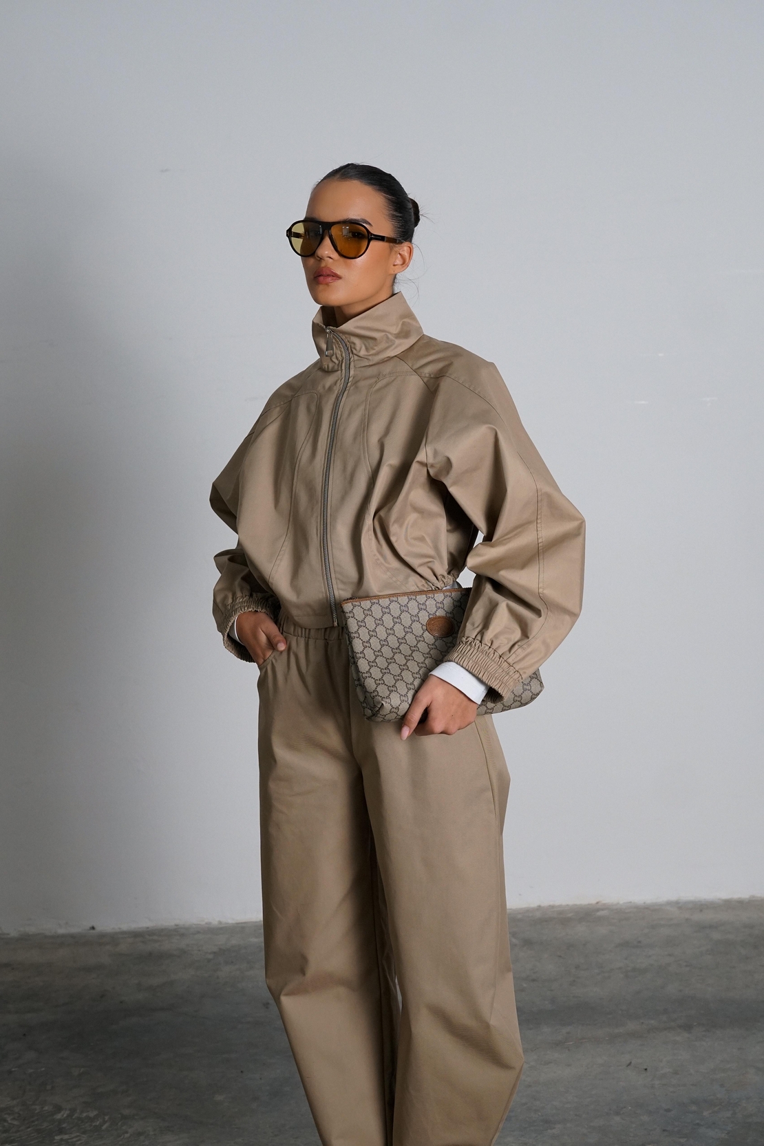 חליפת אסטל- אבן