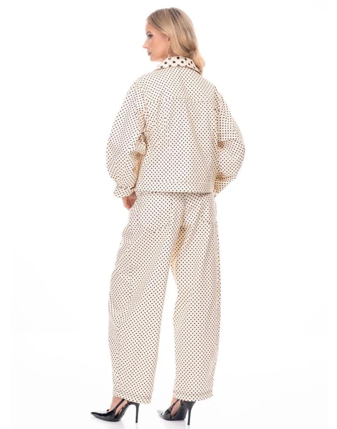 מכנס ג׳ינס מנוקד