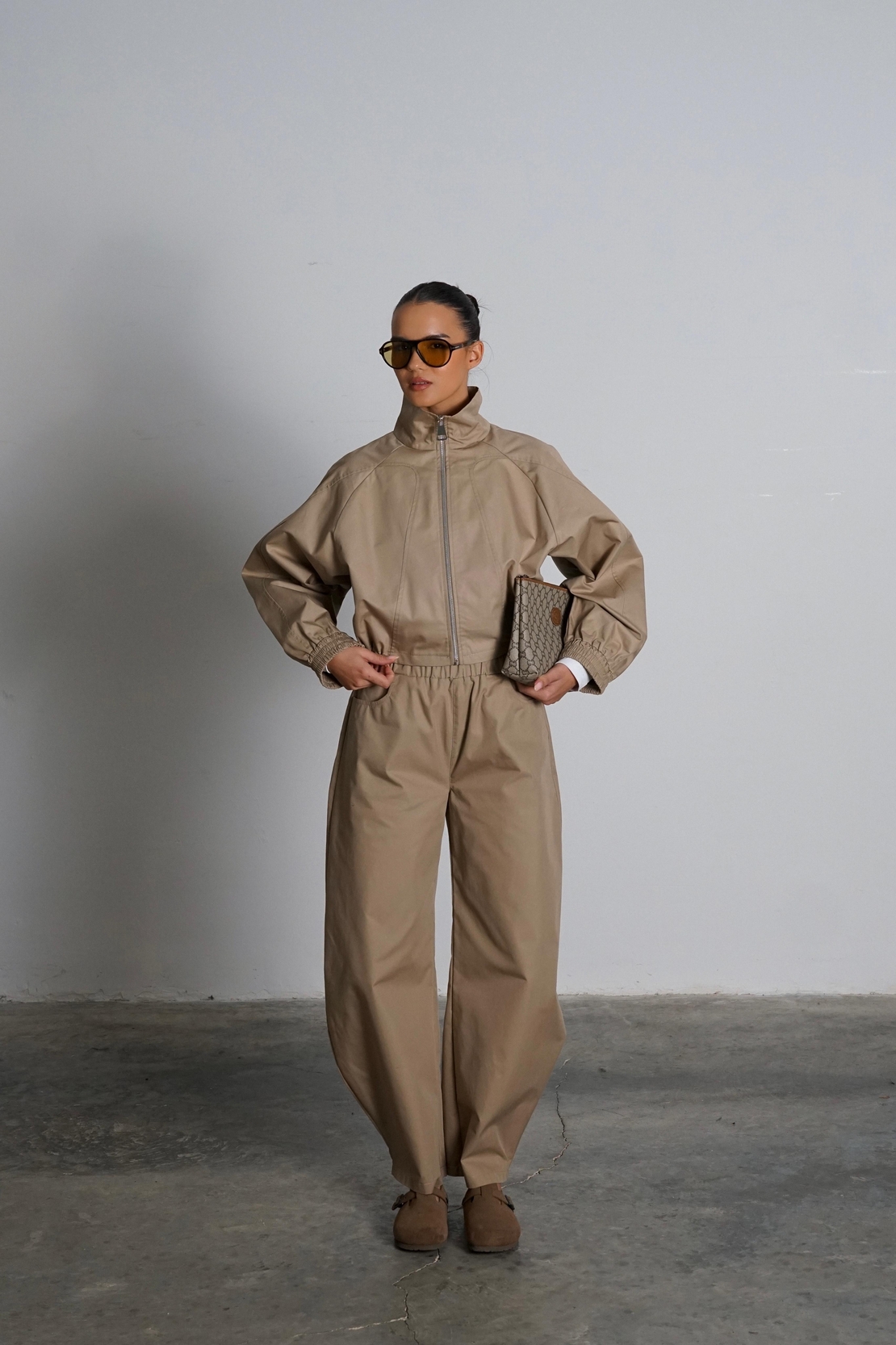 חליפת אסטל- אבן