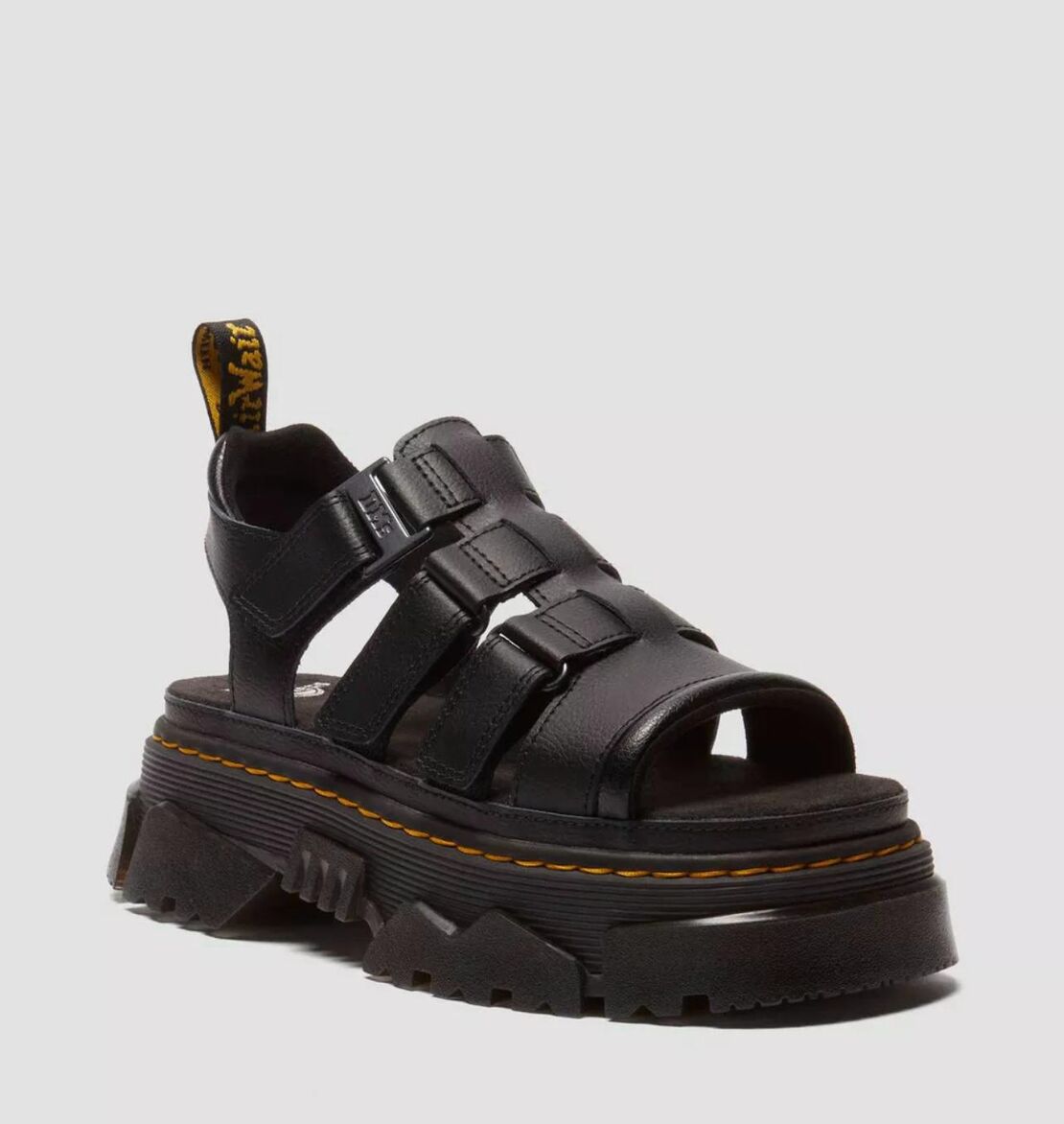Dr. Martens Mattison 3s