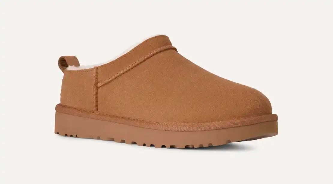UGG קלאסיק מיקרו חום
