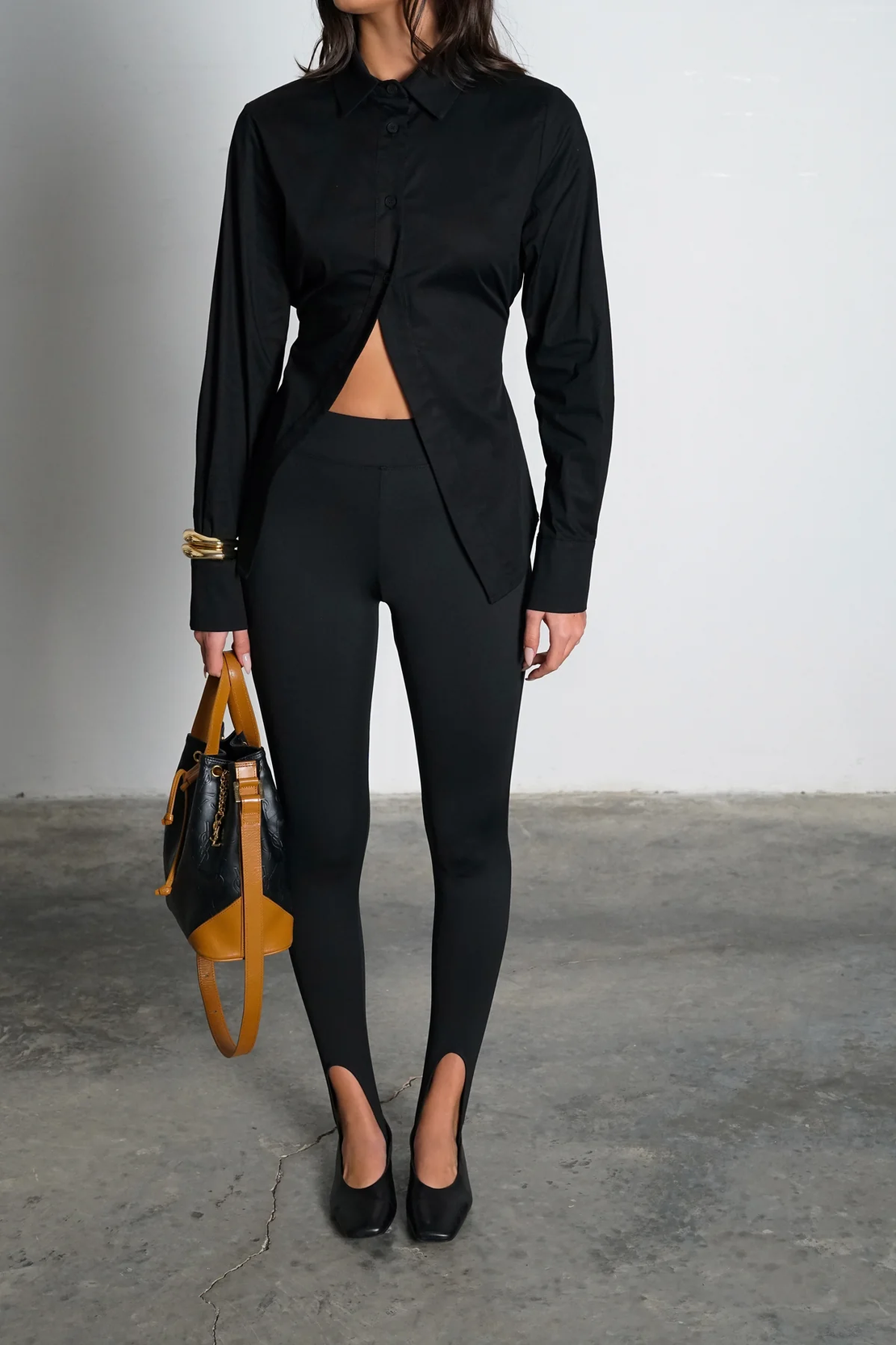 חולצת מידנייט- שחור