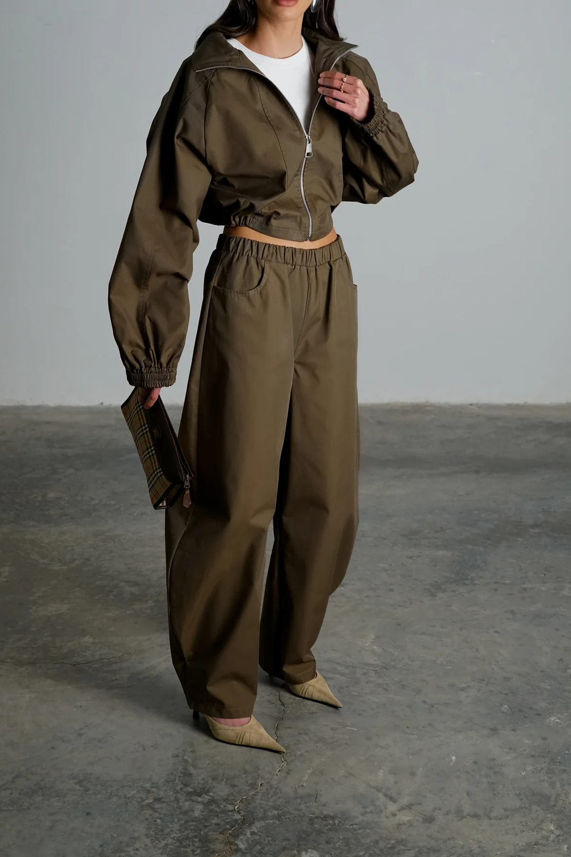 חליפת אסטל- ירוק זית