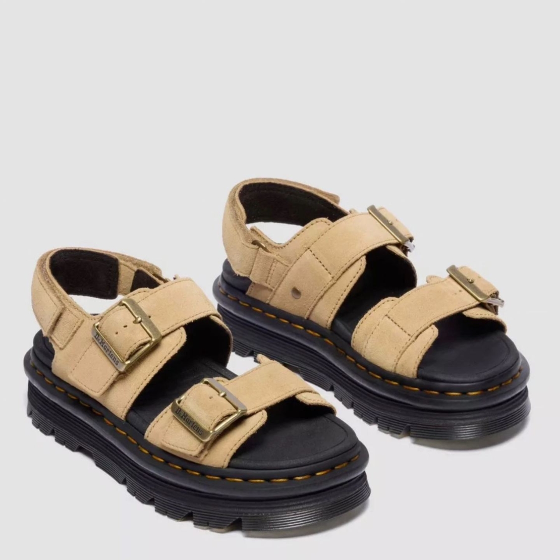 Dr. Martens זבזג סנדל