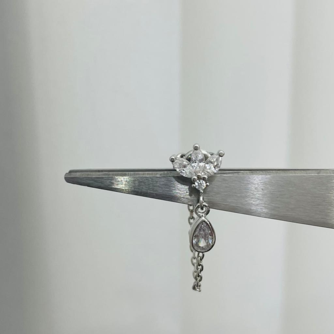 עגיל לוטוס כסף 925 בתוספת שרשרת נופלת וזרקון