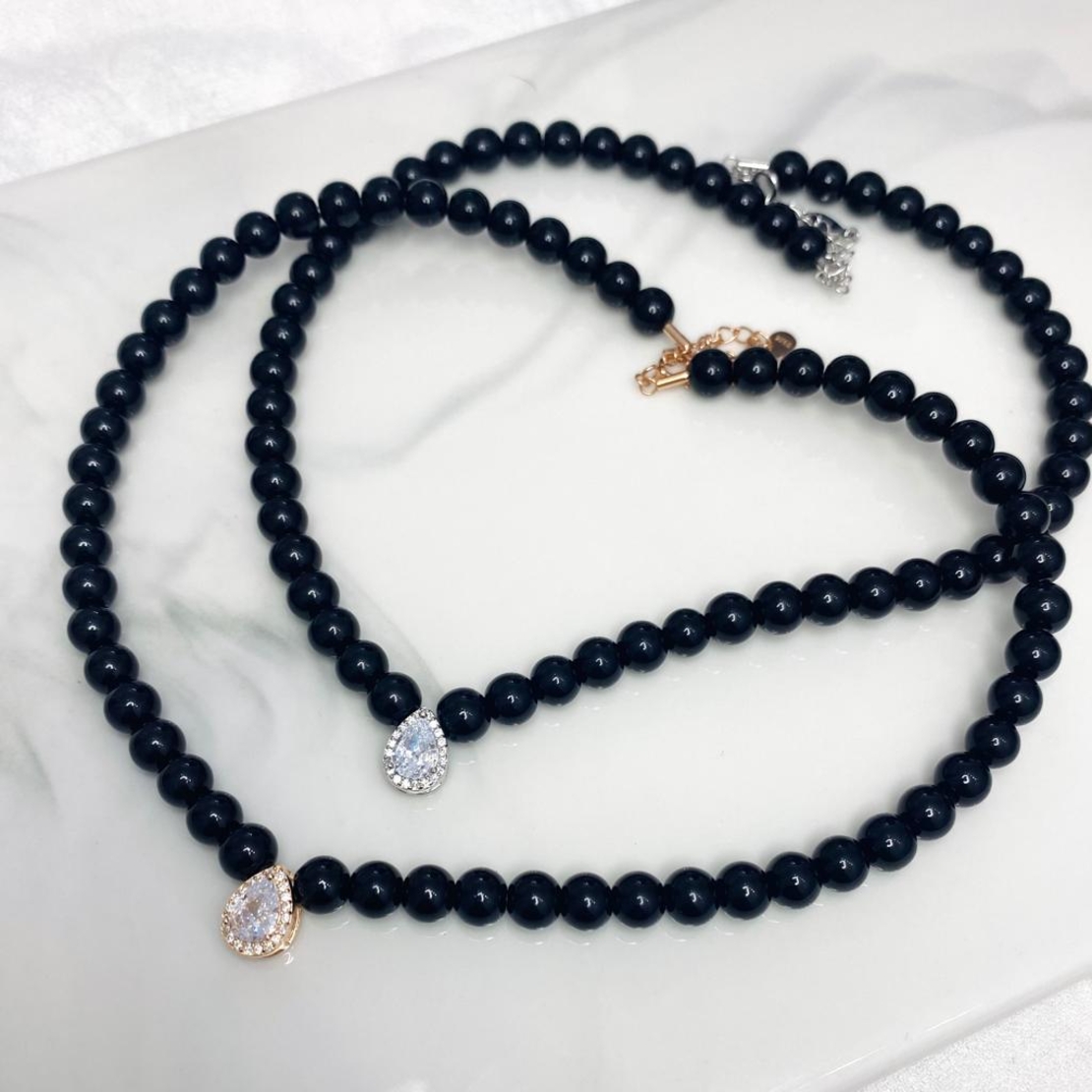 SUMMER NECKLACE - שחור עם תליון טיפה