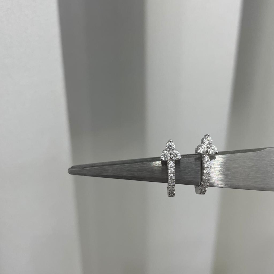 עגילים כסף 925 - חישוק עם 3 זרקונים