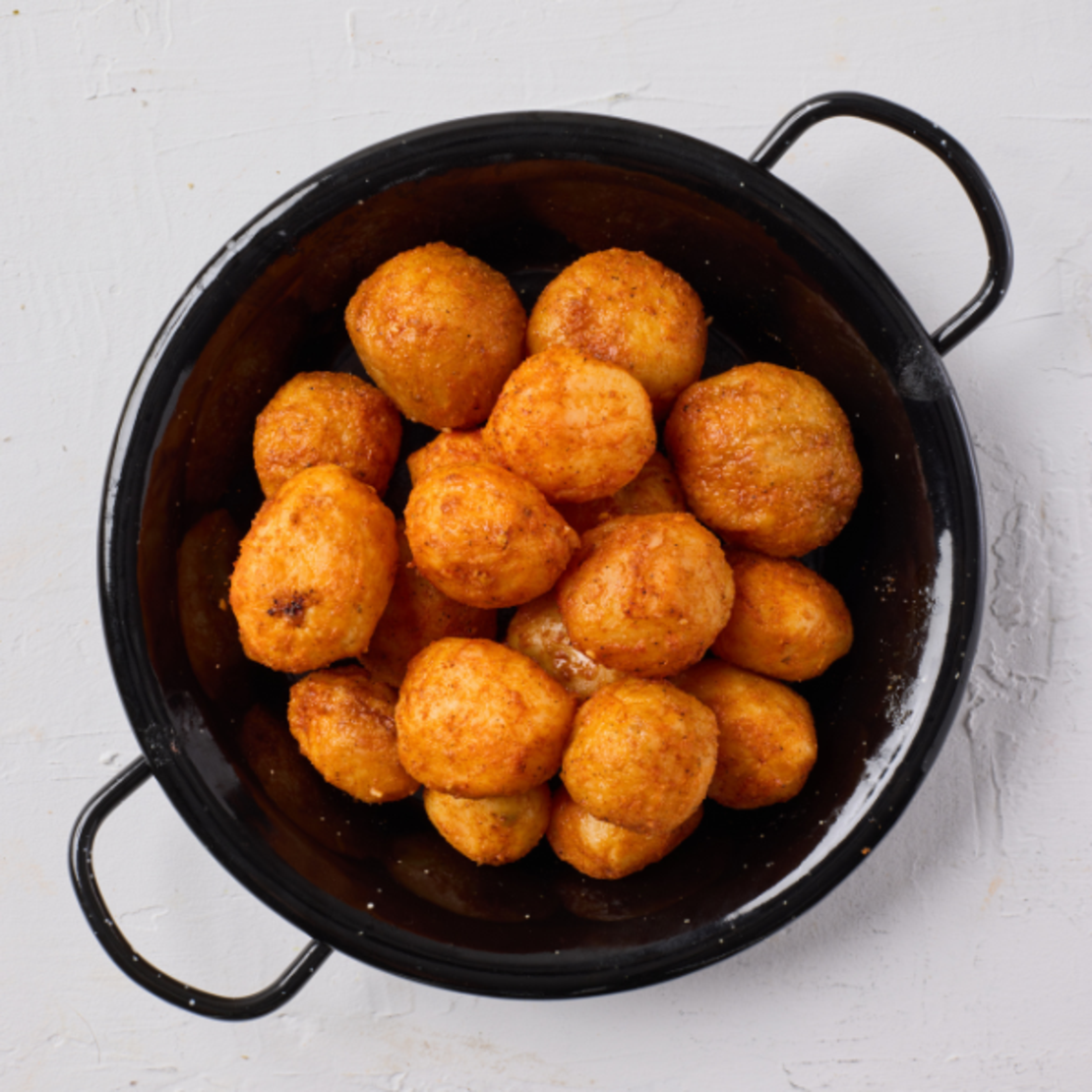 תפוחי אדמה אפויים בשום שמן זית ופפריקה (טבעוני)