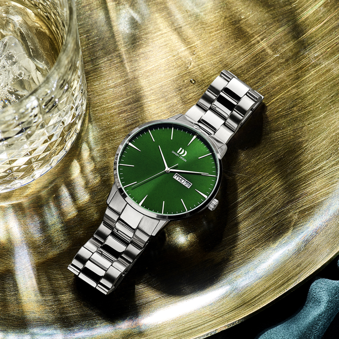 Akilia Day/Date Green Link IQ97Q1267