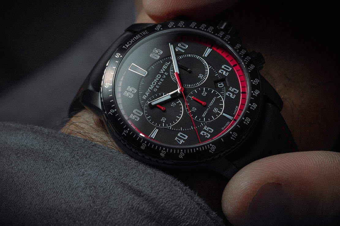 Tango 300 Men's Quartz Chronograph  8570-BKR-05240