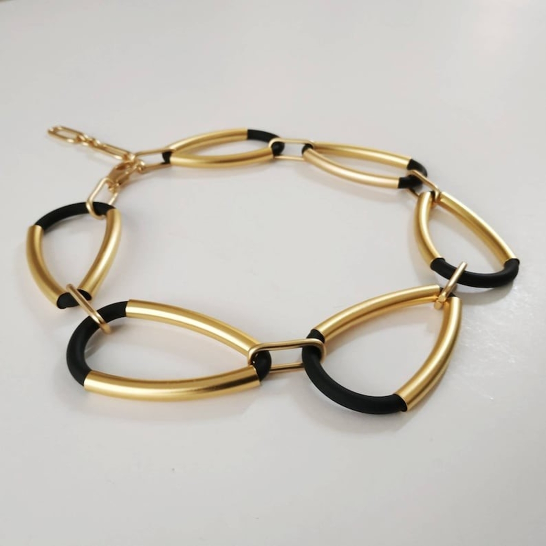Tear Drop Chain Link Necklace