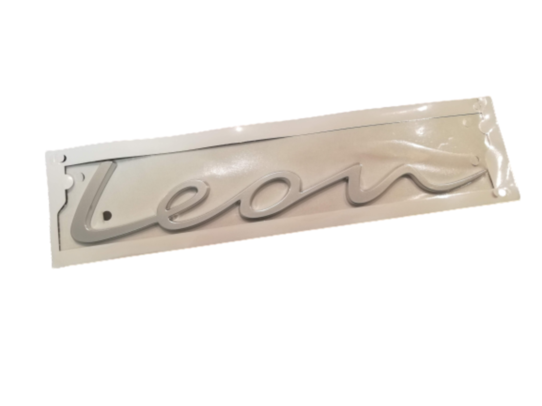 כיתוב LEON מחובר ללאון דור 4