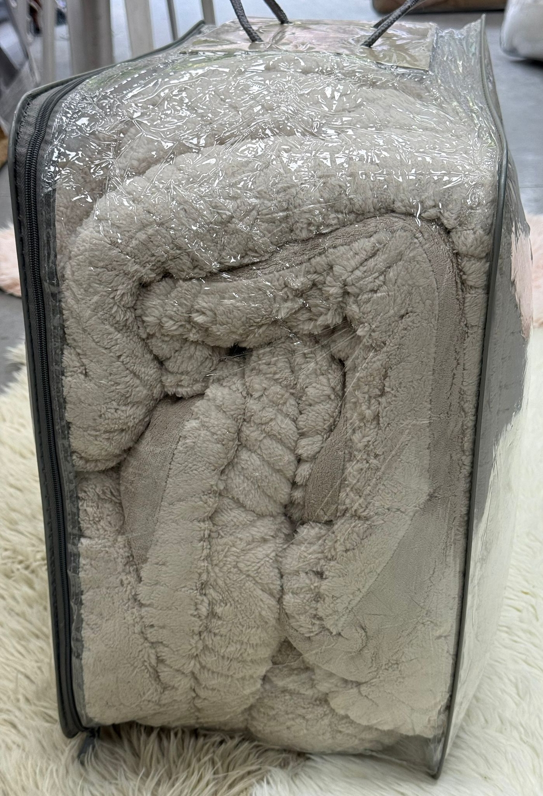 -                                                                                                                                                  דגם סט מצעים חורפי עם שמיכת חורף 8 קילו- ב'ז