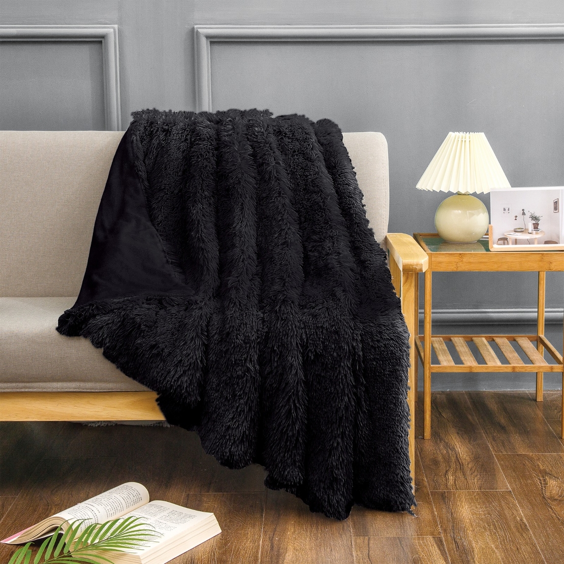 דגם: ליטוף שחור