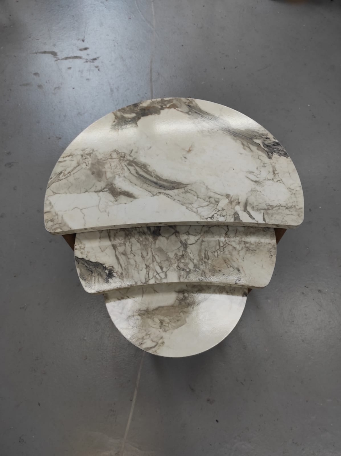 שלישיה מעמדים מעץ 