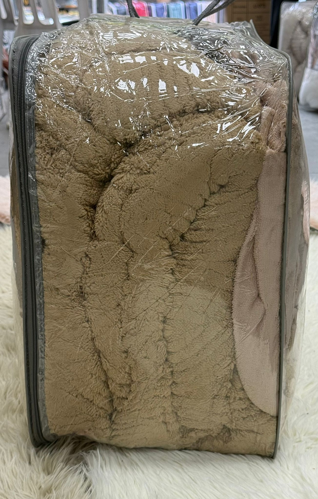 -                                                                                                                                                  דגם סט מצעים חורפי עם שמיכת חורף 8 קילו- חום