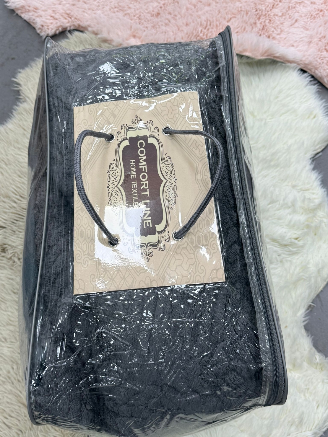 -                                                                                                                                                  דגם סט מצעים חורפי עם שמיכת חורף 8 קילו- אפור כהה