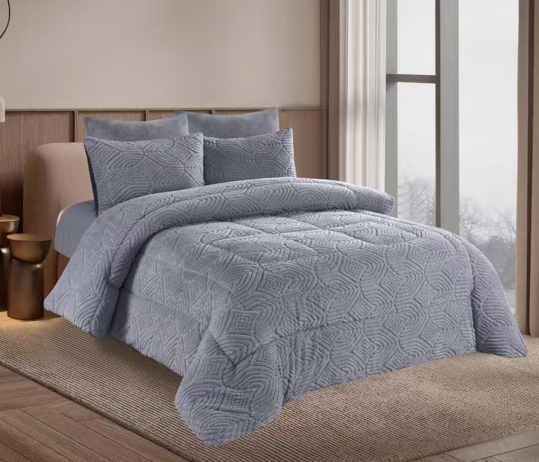 -                                                                                                                                                  דגם סט מצעים חורפי עם שמיכת חורף 8 קילו- אפור בהיר