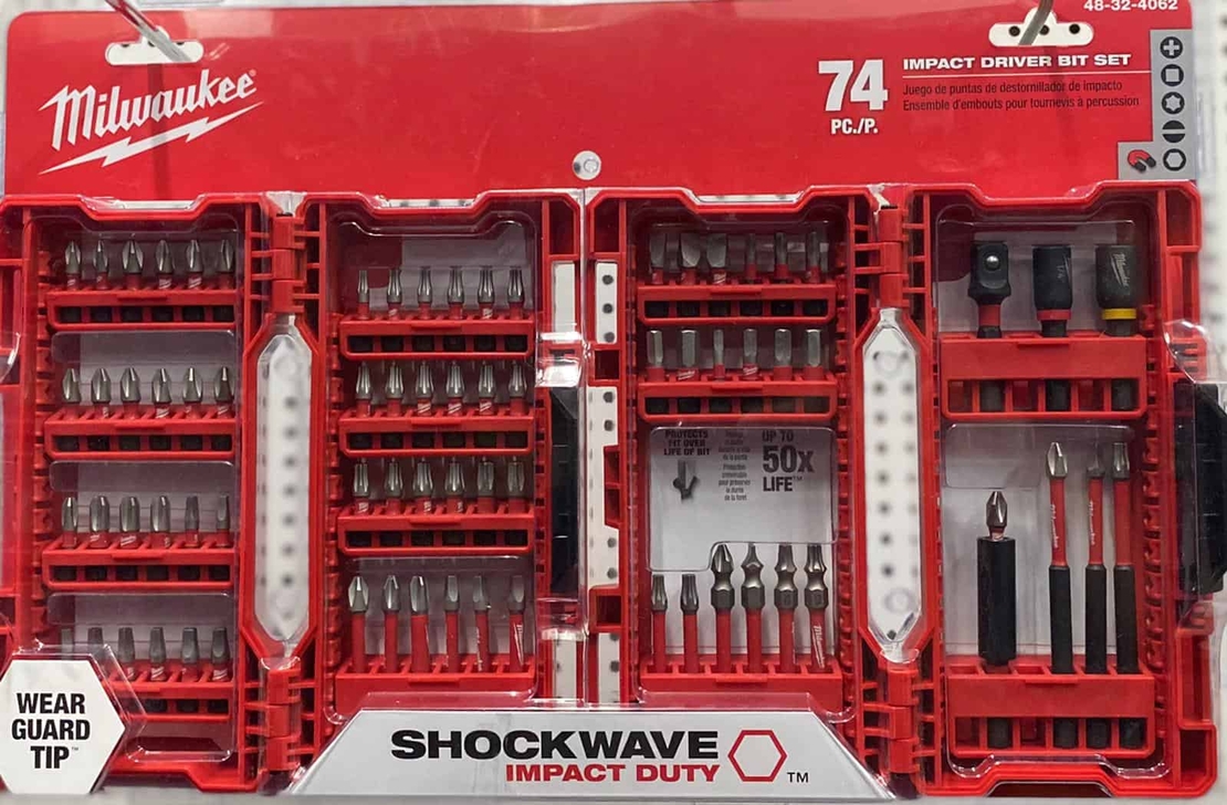 שתי קופסאות סט ביטים 74 חלקים Milwaukee