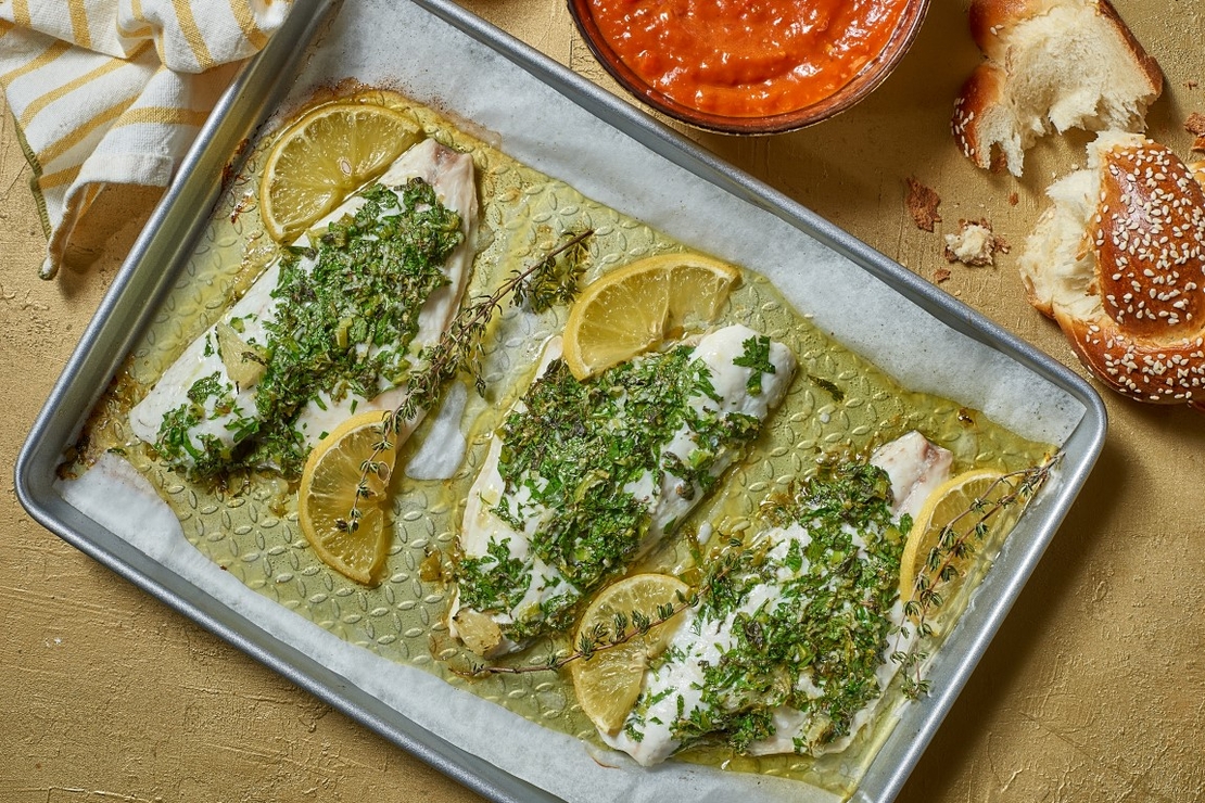 פילה לברק בתנור בשמן זית, לימון ועשבי תיבול מגש 2 ק