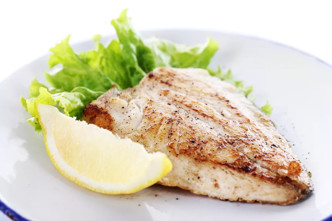 פילה מושט בתנור בעשבי תיבול מגש 2 ק