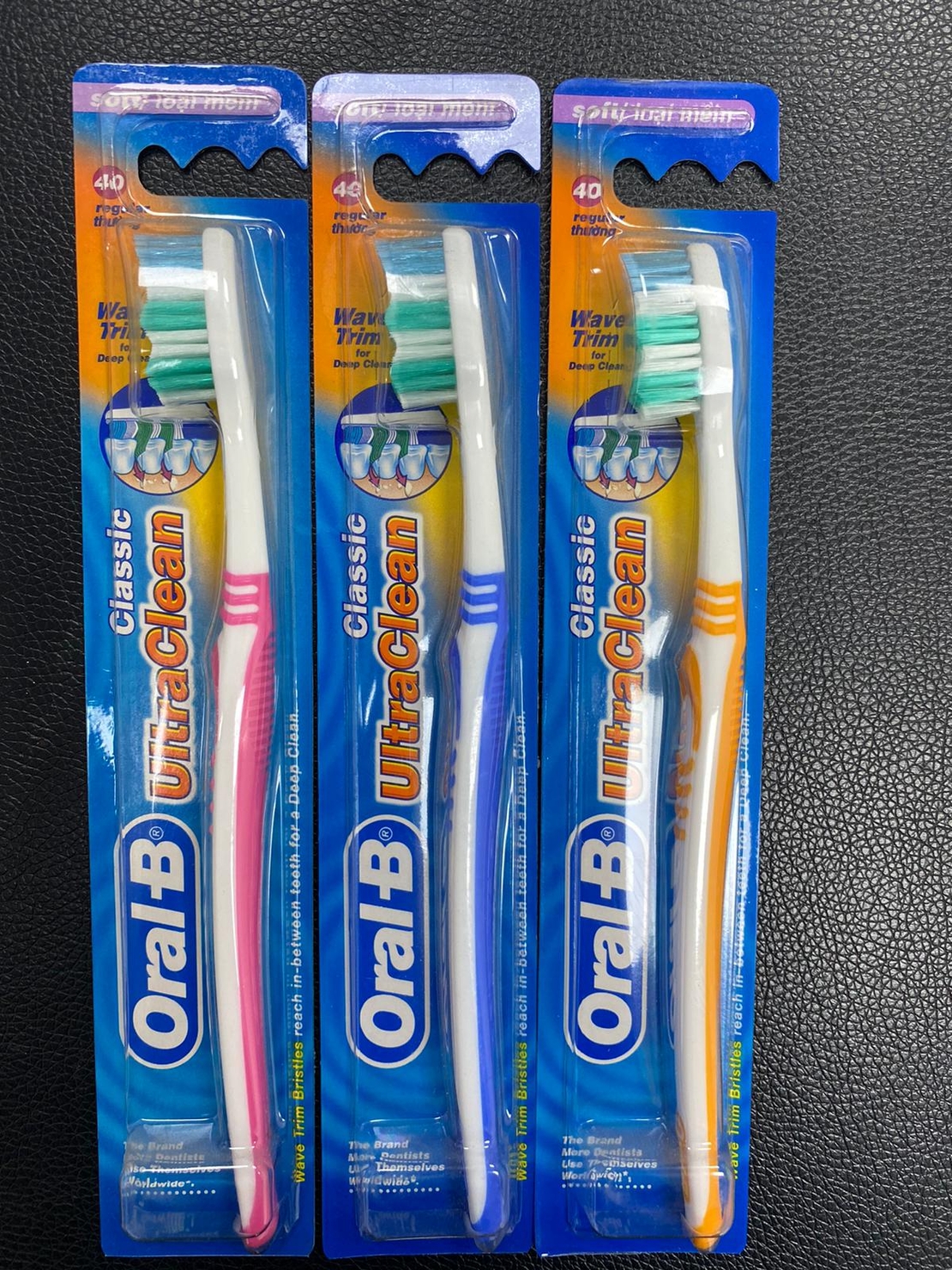 מברשת שיניים Ultra clean אורל בי - Oral B