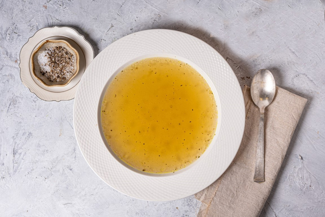 מרק עוף (2 ליטר) - 6 מנות