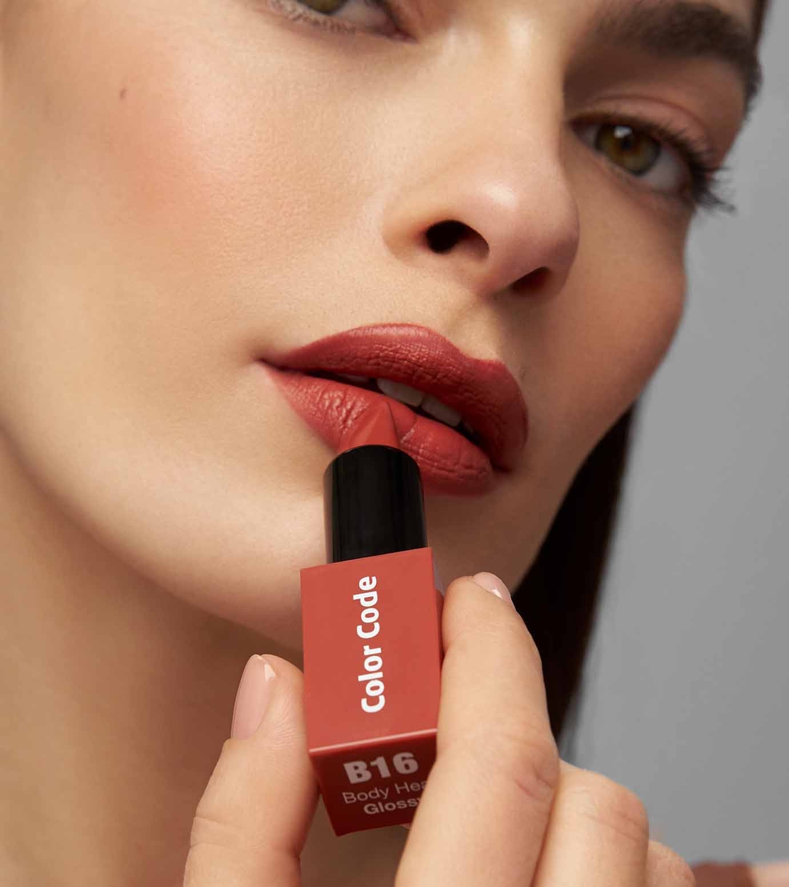 COLOR CODE  קולור קוד שפתונים מועשרים בחומצה היאלורונית