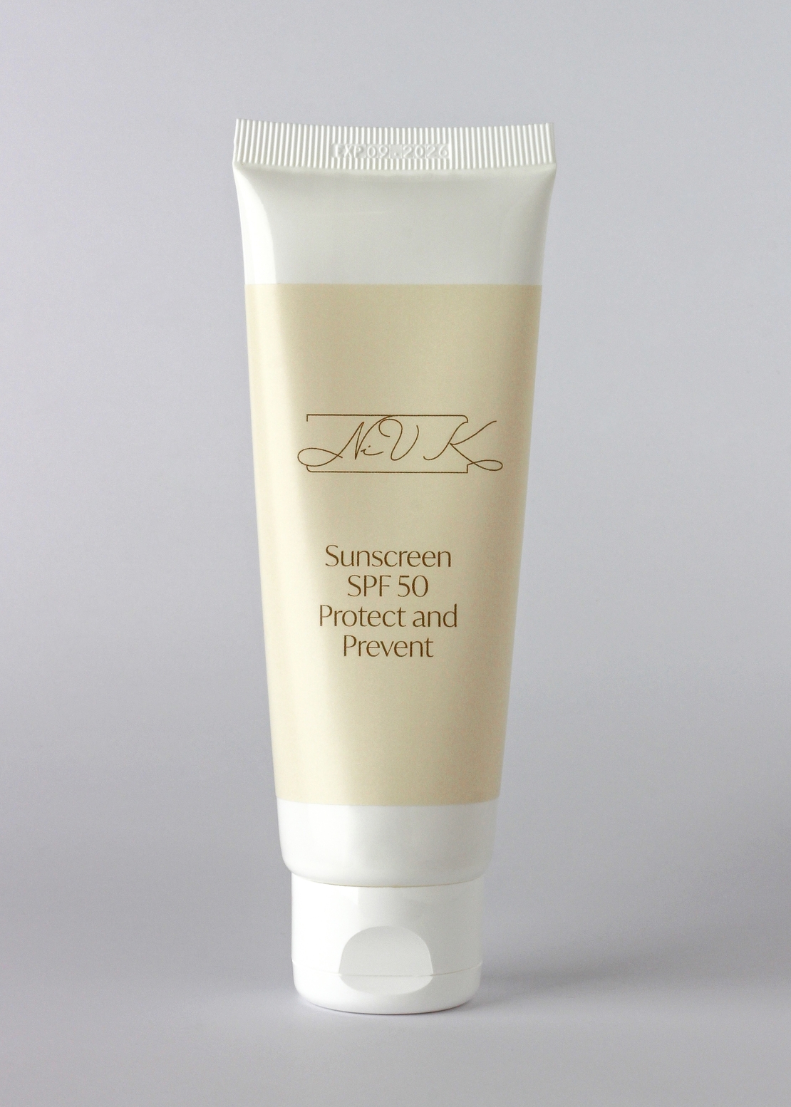 מקדם הגנה  50spf משולב עם מדכא מלנין+ פריימר 3ב-1 ניב קרני NIV KARNI