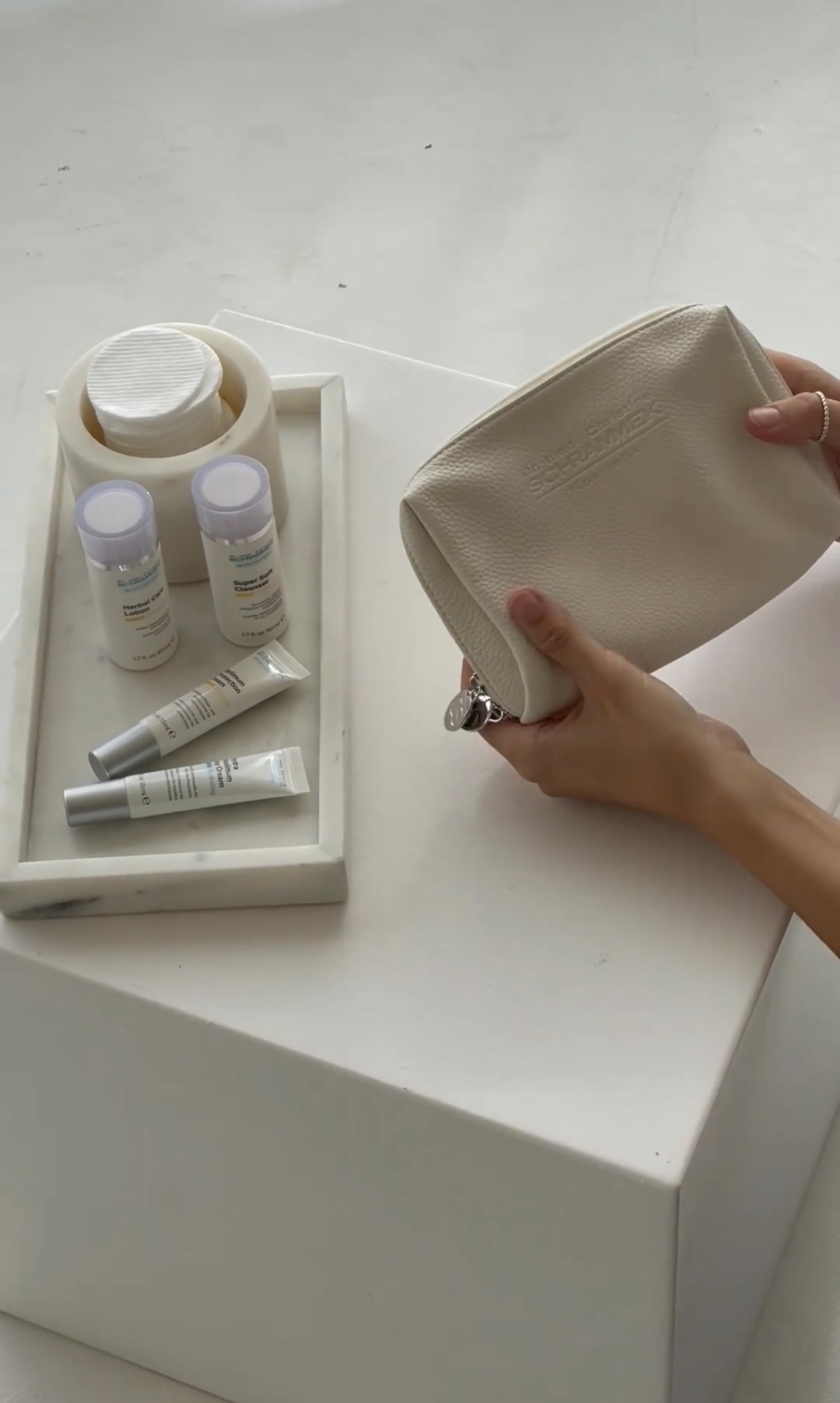קיט נסיעות ד״ר שראמק /travel kit +תיק עור לבן יוקרתי במתנה