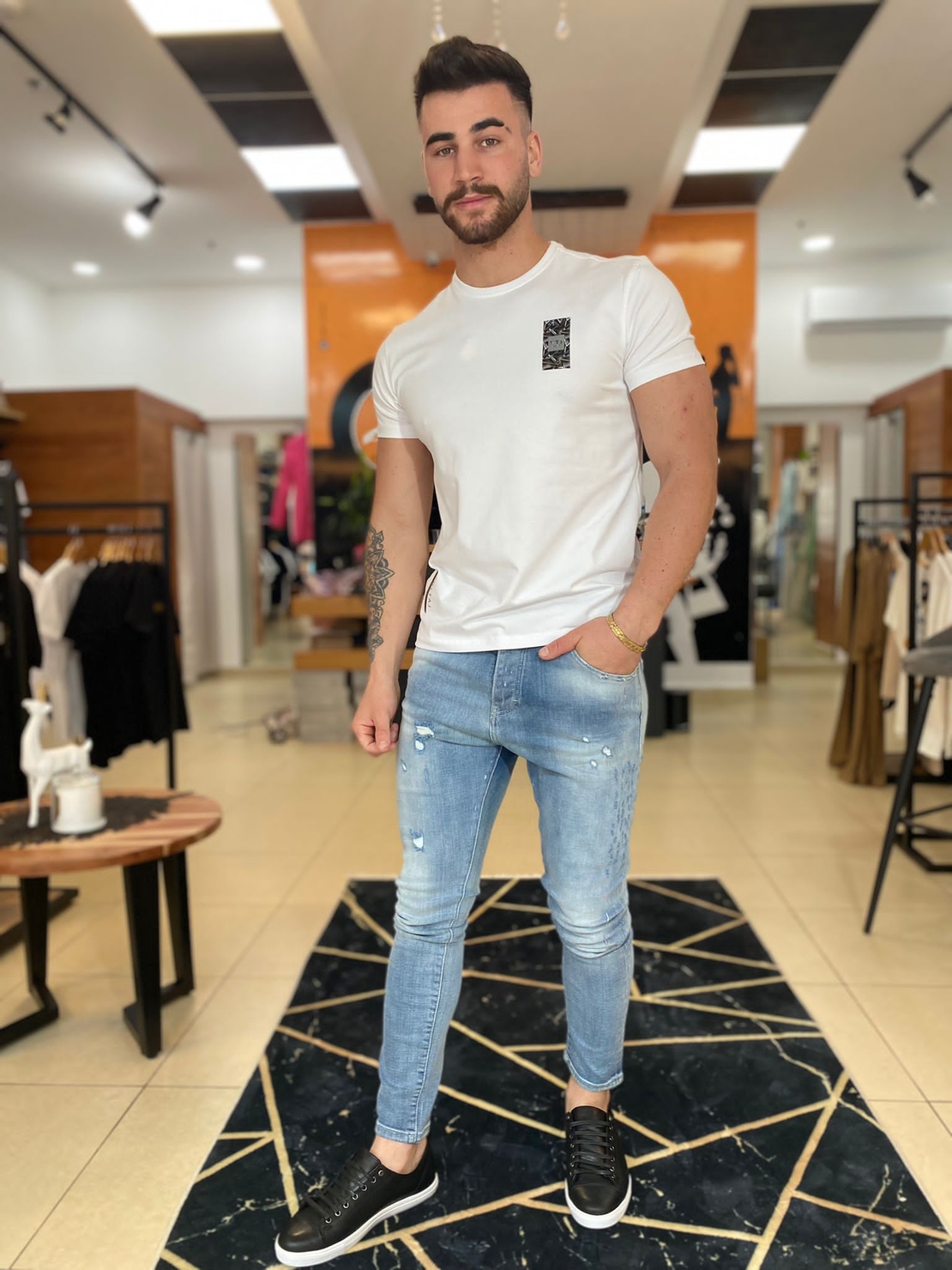 T_shirt voltaj