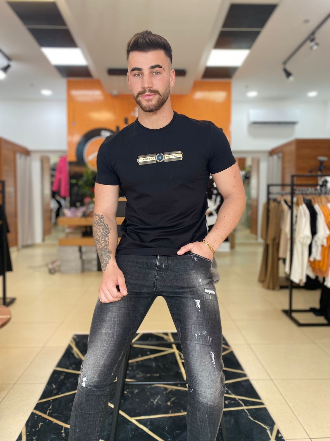 T_shirt voltaj