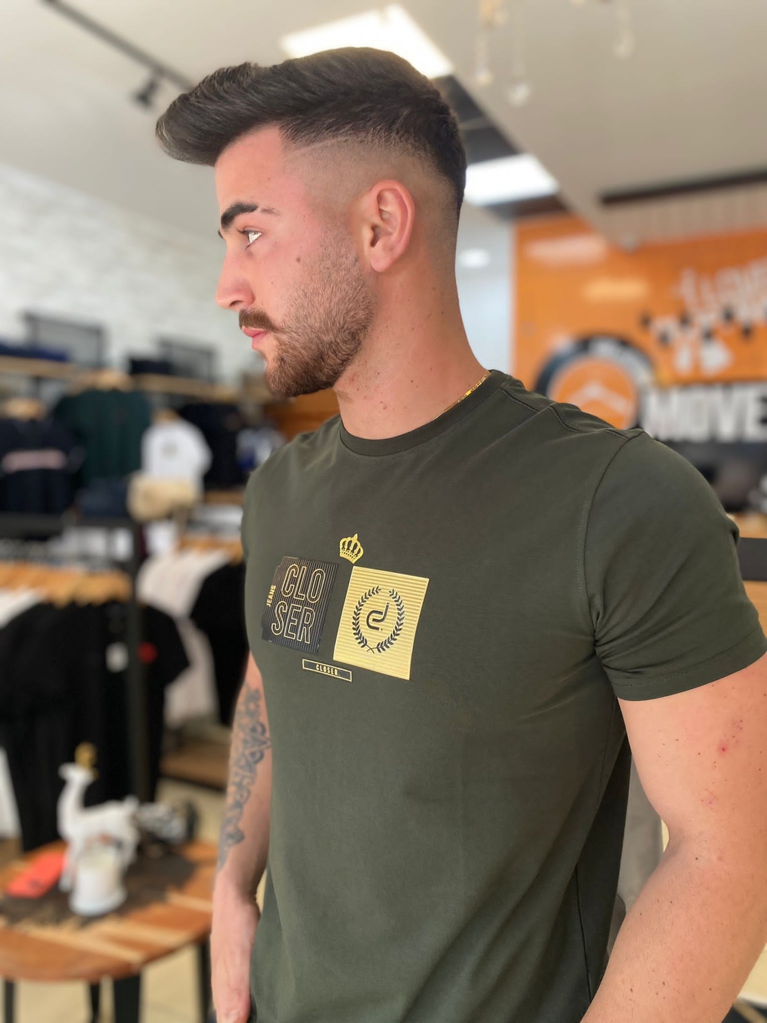 T_shirt closer