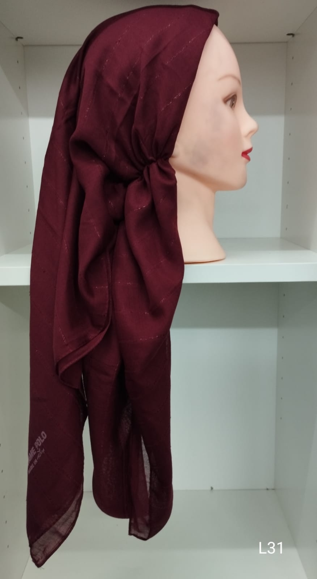 מטפחת קשורה עם סרט גומי מונע החלקה בורדו פסים