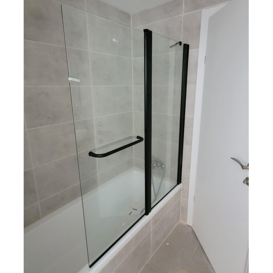 אמבטיון שחור 120 ס