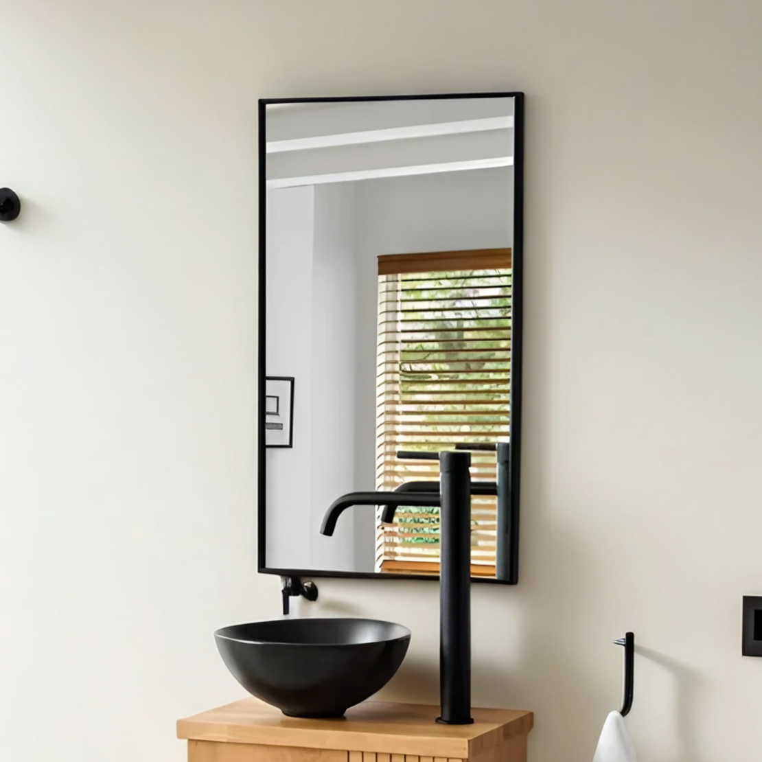 מראה מלבנית 50/75 מסגרת שחורה