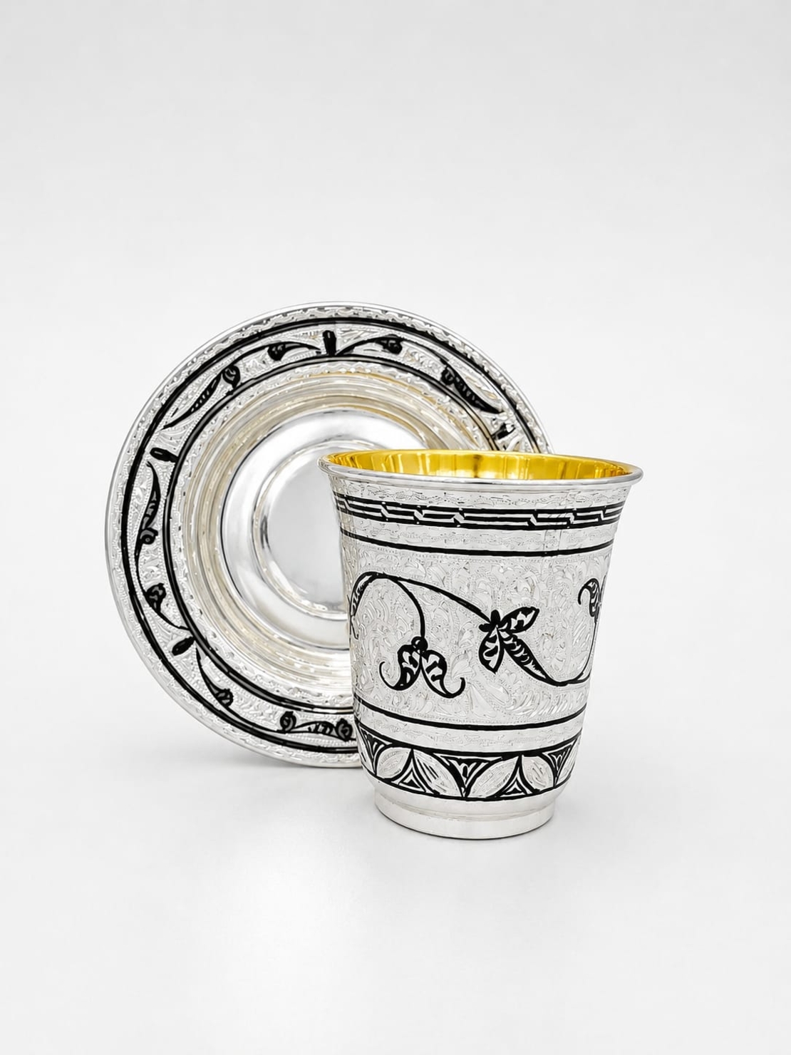 pure silver set decorated with dense artistic engraving and stamping work