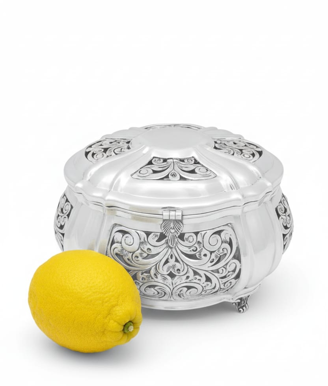 sawn pure silver Etrog box