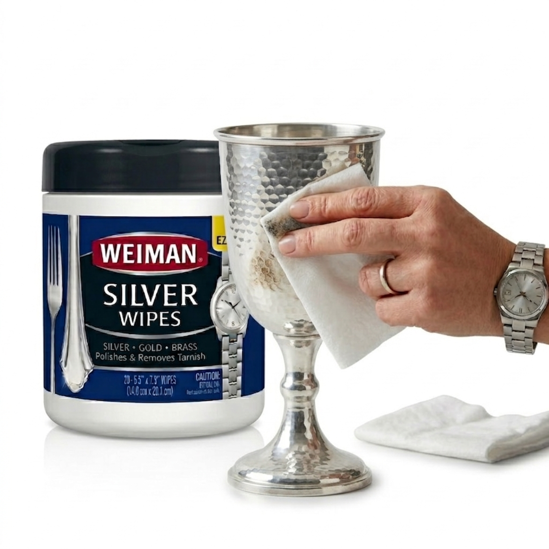 Wipes for cleaning silverware