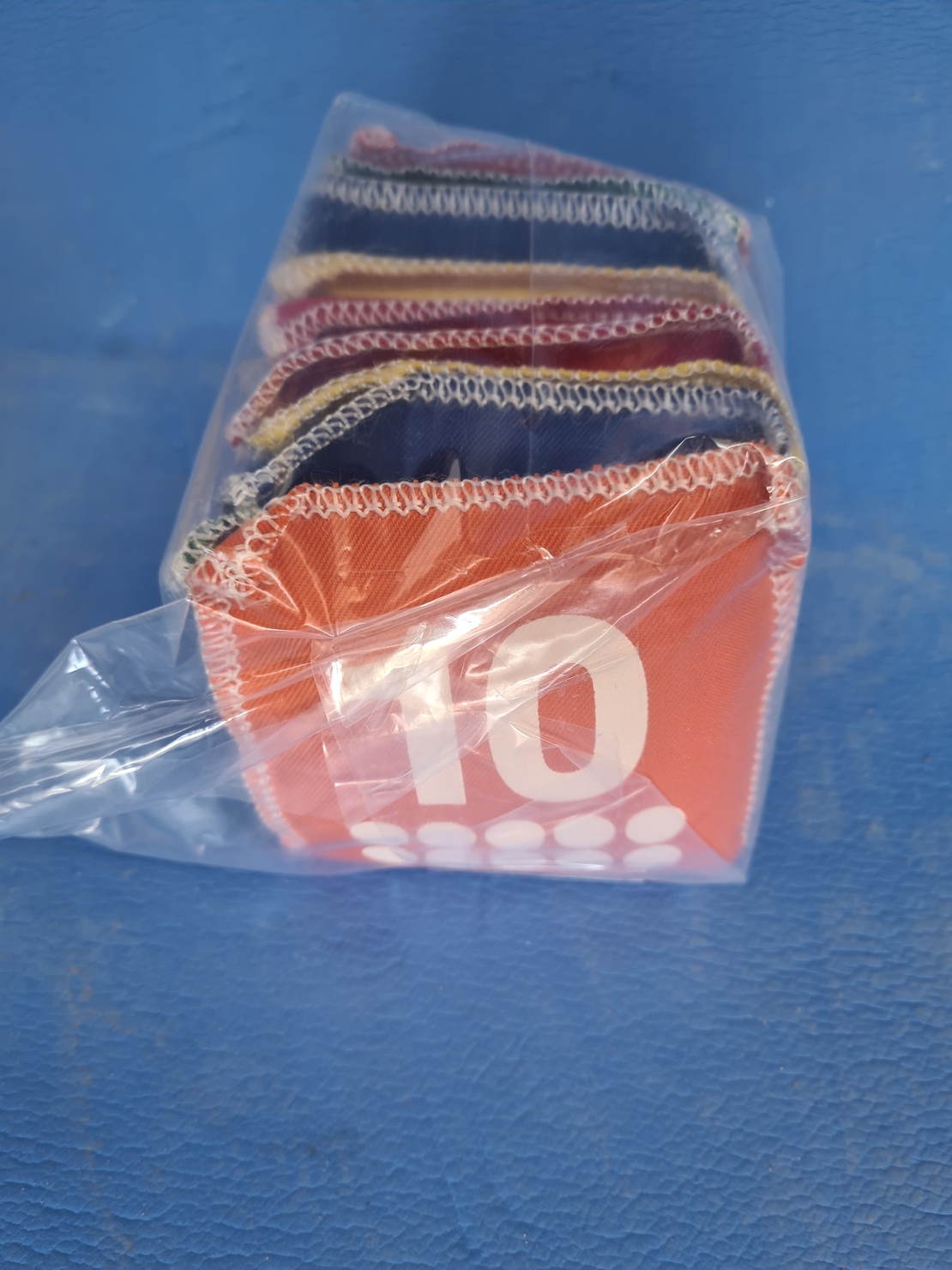 שקית שעועית מספרים 1-10ונקודות