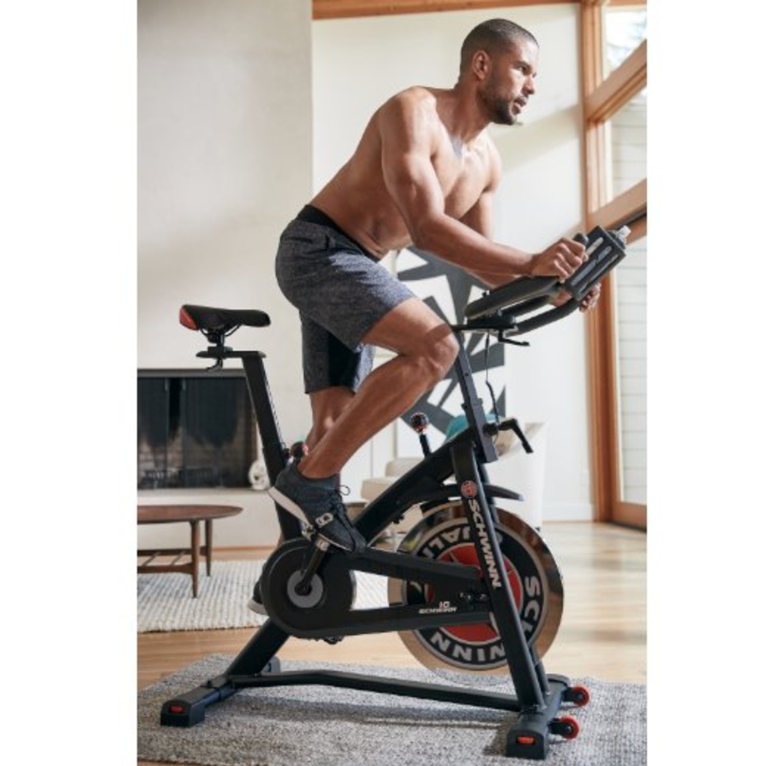 Schwinn IC7